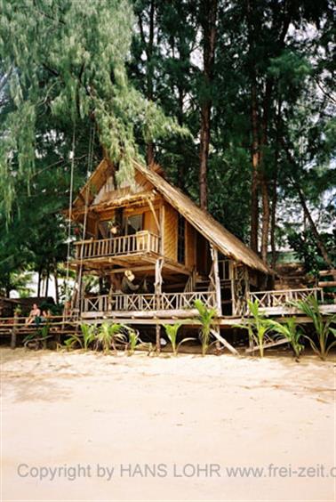 24 Thailand 2002 F1000005 Khao Lak Strandrestaurant_478